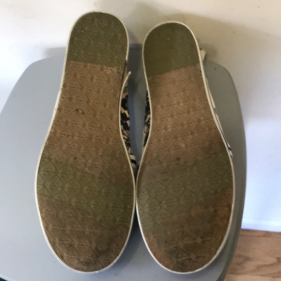 Roxy elastic strap slip on shoes - Picture 7 of 8